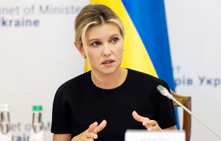 রাশিয়ার হামলায় ইউক্রেনে বহু বেসামরিক লোক প্রাণ হারিয়েছেন। এ ‘গণহত্যা’র সমালোচনা করেছেন ইউক্রেনের ফার্স্ট লেডি ওলেনা জেলেনস্কি। এ বিষয়ে আবেগপ্রবণ বিবৃতি প্রকাশ করেছেন তিনি। ছবি: সংগৃহীত