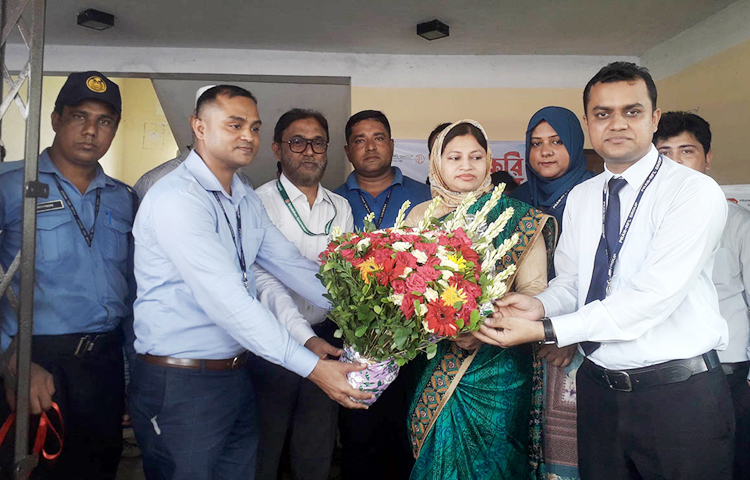 হবিগঞ্জে প্রাণ-আরএফএল গ্রুপের উদ্যোগে আজ দিনব্যাপী চাকরি মেলা অনুষ্ঠিত হয়। সকাল ১১টায় চাকরি মেলার উদ্বোধন করেন জেলা প্রশাসক ইশরাত জাহান। ছবি: সৈয়দ এখলাছুর রহমান খোকন