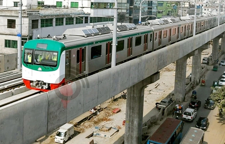 আগারগাঁও, উত্তরা, পল্লবী স্টেশনের পর আরও দুটি স্টেশন খুলে দেওয়ার ঘোষণা দিয়েছে ঢাকা ম্যাস ট্রানজিট কোম্পানি লিমিটেড (ডিএমটিসিএল)। আগামী ১৮ ফেব্রুয়ারি উত্তরা সেন্টার স্টেশন ও ১ মার্চ মিরপুর ১০ নম্বর স্টেশন খুলে দেওয়া হবে। ছবি: ফাইল ছবি, জাগো নিউজ