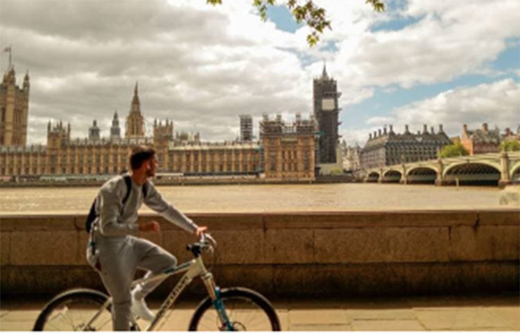 ব্রিটেন: তালিকায় চার নম্বরে রয়েছে ব্রিটেন। আক্রান্তের সংখ্যা সে দেশে ২২৯,৭০৫ জন। মৃত্যু হয়েছে ৩৩,১৮৬ জনের।