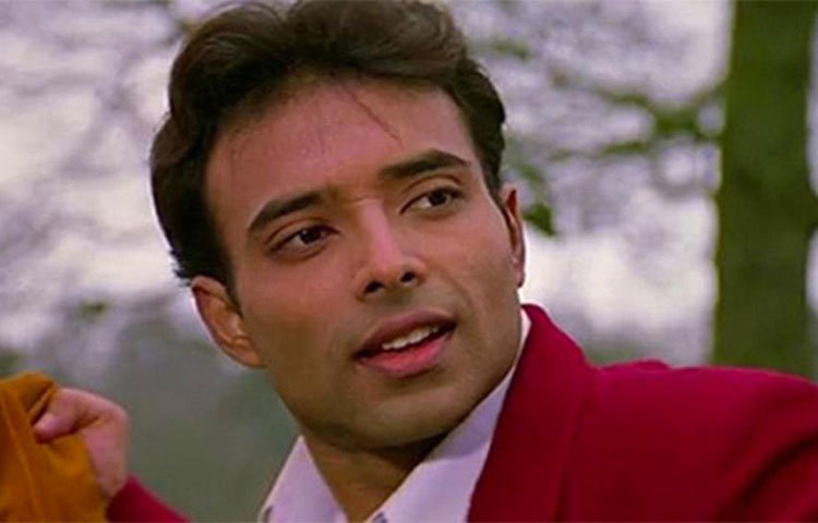 পরিবার থেকে যথেষ্ট সাহায্য পেয়েছিলেন। কিন্তু তারপরেও বলিউডে ব্যর্থ যশ চোপড়ার ছেলে তথা আদিত্য চোপড়ার ভাই উদয়। ‘মোহব্বতেঁ’ ছাড়া কোনো ছবিতেই তার অভিনয় কার্যত মনে রাখেননি দর্শকরা।