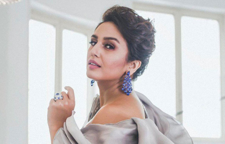 ১৯৮৬ সালের ২৮ জুলাই দিল্লিতে জন্ম হুমার। দিল্লি বিশ্ববিদ্যালয় থেকে ইতিহাস নিয়ে পড়াশোনা করেন তিনি। এই সময়েই তিনি থিয়েটারের সংস্পর্শে আসেন। অভিনয় জগতে তার মেন্টর ছিলেন এন কে শর্মা। তিনি-ই তাকে স্বপ্ন দেখতে শেখান।