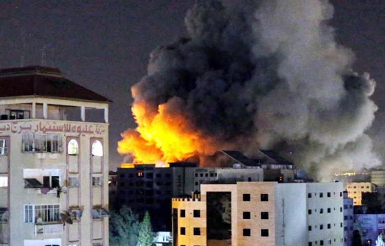 হিউম্যান রাইটস ওয়াচের ইসরায়েল ও ফিলিস্তিন বিষয়ক মুখপাত্র ওমর শাকের বলেছেন, গাজায় ইসরায়েলের বোমা হামলা যুদ্ধাপরাধের সমান। ছবি: সংগৃহীত