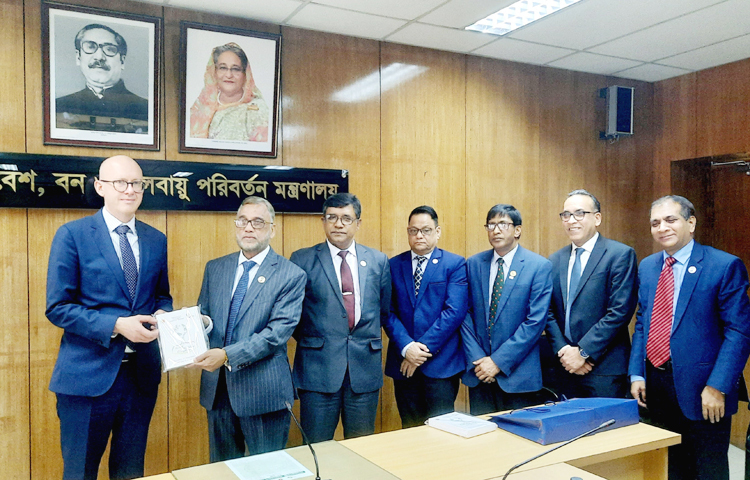 ২৩ ফেব্রুয়ারি পরিবেশ, বন ও জলবায়ু পরিবর্তন মন্ত্রণালয়ের সভাকক্ষে মন্ত্রী মো. শাহাব উদ্দিন ও ইউরোপীয় ইউনিয়নের রাষ্ট্রদূতের মধ্যে দ্বিপাক্ষিক বৈঠক অনুষ্ঠিত হয়। ছবি: সংগৃহীত