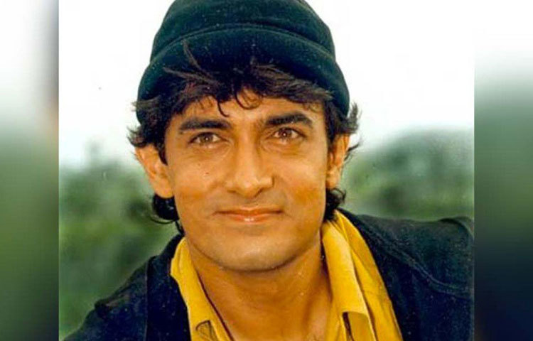 সে সময় ‘রাজা হিন্দুস্তানি’ ছবির শুটিং করছিলেন আমির। তিনি ওই ছবির ‘আরতি’ চরিত্রে অভিনয় করার জন্য ঐশ্বর্যাকে বলেছিলেন।