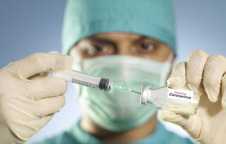 প্রথম দুই ধাপ পার হওয়ার পর তৃতীয় পর্যায় (ধাপ-৩) বা এফিকেসি ট্রায়াল শুরু করা হয়। এ ক্ষেত্রে হাজার জনের উপর প্রয়োগ চলে প্রতিষেধকটির। এই পর্যায়েও সাধারণত থাকে তিন মাসের অপেক্ষা। কত জন সংক্রমিত হয়ে সুস্থ হয়ে উঠলেন, তা দেখা হয় এই ধাপে। প্রথম তিন পর্যায়ে পরীক্ষণের পর আসে চতুর্থ পর্যায় (ধাপ-৪)। এই ধাপের ফলাফল দেখে টিকা তৈরির ছাড়পত্র দেয় প্রতিটি দেশের নিয়ামক সংস্থা। প্রতিটি ধাপের ফলাফল খতিয়ে দেখে তা পর্যালোচনা করে সন্তুষ্ট হলে তবেই পাওয়া যায় ছাড়পত্র। তবে অতিমারির আবহে আনুষ্ঠানিক ছাড়পত্র পাওয়ার আগেই অনেক সময় প্রতিষেধকের প্রয়োগ করা যেতে পারে। এ ছাড়া, প্রতিষেধক দ্রæত তৈরিতে চারটি ধাপ সংযুক্তভাবে চালানো যেতে পারে।