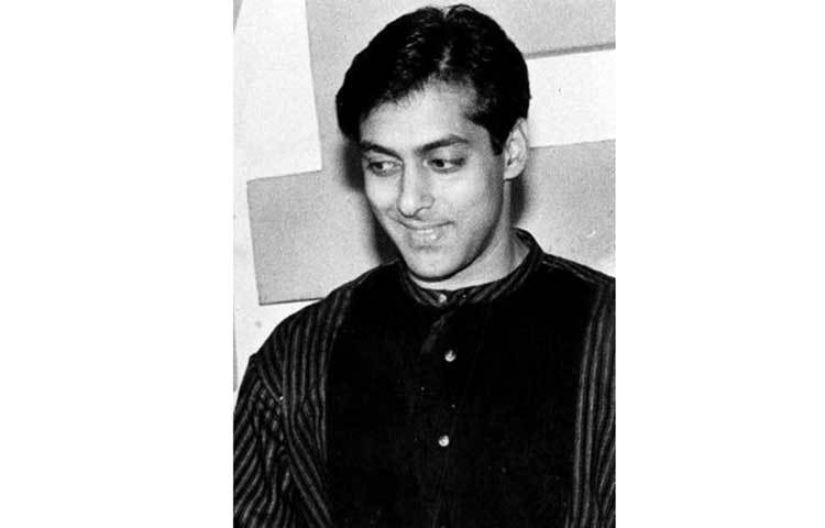 আমির খান ও শাহরুখ খানের সঙ্গে স্ক্রিন শেয়ার করেছেন সালমান। প্রত্যেকে তখন বলিউডে নিজের নাম তৈরি করছেন।