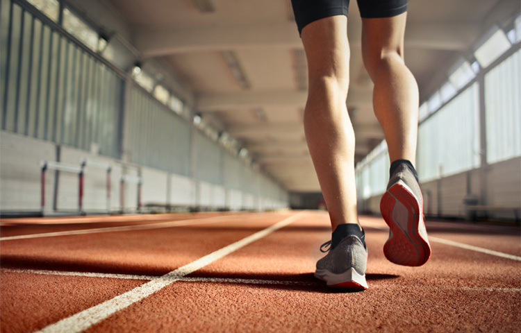 সক্রিয়: আরও একটি গুরুত্বপূর্ণ বিষয় হল শরীরচর্চা। নিয়মিতভাবে শরীররচর্চা না করলে বা দেহকে সক্রিয় না রাখলে তার প্রভাব আমাদের স্বাস্থ্যে পড়ে। বিশেষজ্ঞরা জানাচ্ছেন, শরীর সক্রিয় না রাখলে সেই ব্যক্তি দ্রæত অসুস্থ হয়ে পড়েন এবং বার্ধক্যের পথে এগিয়ে যান। ছবি: সংগৃহীত