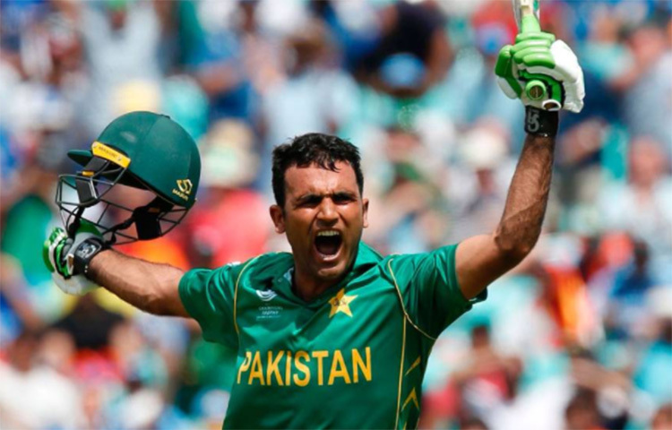 ফখর জামান: বাঁ-হাতি ব্যাটার। ২০১৭ সালে চ্যাম্পিয়ন্স ট্রফির ফাইনালে ফখরের শতরানের উপর ভর করেই ভারতকে হারিয়েছিল পাকিস্তান। প্রস্তুতি ম্যাচেও দুরন্ত ছন্দে রয়েছেন। বাবরের সঙ্গে ফখরের উপরেও অনেকটা নির্ভর করবে পাকিস্তান দল। ছবি: সংগৃহীত