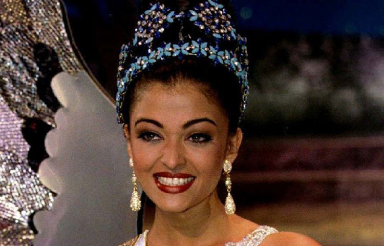 এরপর ঐশ্বরিয়ার জীবনেও বড় পরিবর্তন আসে। ১৯৯৪ সালে তিনি ‘মিস ওয়ার্ল্ড’ হন। এরপর তাকে আবার ছবিতে অভিনয়ের জন্য বলেন আমির।