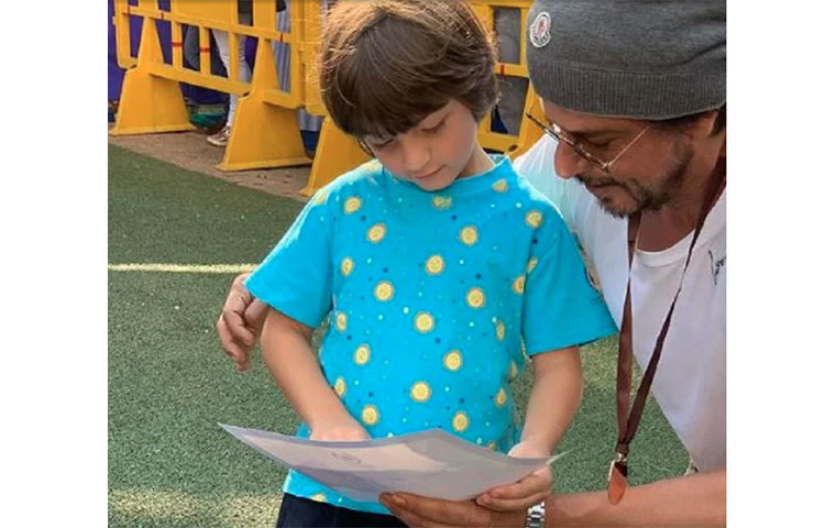 আপাতত নিজের কাজে সে খুবই মনযোগী হয়েছে। স্কুল থেকে শুরু করে তাইকোন্ডো ক্লাসে জিতেছে পুরস্কার। গর্বে বুক ভরেছে বাবার।