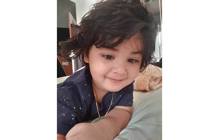 তোলা হয়ে গেলো সেলফি।