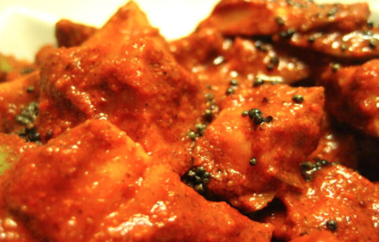 নিরামিষ হোক বা আমিষ রান্না, সঙ্গে একটু আচার না থাকলে মুখে খাবার যায় না অনেকেরই। আচারের প্রকারভেদও রয়েছে অনেক। কুলের আচার, আমের আচার, লেবুর আচার থেকে শুরু করে মাছ আর মাংসের আচারও হয়। আসলে তেল আর মশলা দিয়ে খাবার রেখে দেয়ার এই পদ্ধতি শতাব্দী প্রাচীন।