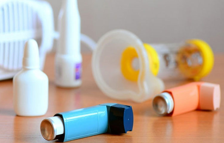 যাদের নিয়মিত ইনহেলার নিতে হয়, তারা অবশ্যই নিয়ম মেনে ইনহেলার ব্যবহার করুন। ইনহেলারগুলো ভালোভাবে ধুয়ে পরিষ্কার করে রাখাটাও জরুরি।