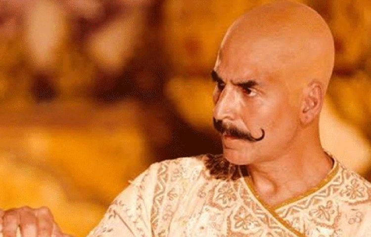 তবে জিমে ওয়েট লিফ্টিং করেন না তিনি। অক্ষয় মার্শাল আর্ট এবং কিক বক্সিংয়ে প্রশিক্ষিত। নিয়মিত তা অনুশীলন করেন। এর বাইরে সারাদিন ধরেই তিনি অবসর সময়কে কাজে লাগান। কখনো হাঁটেন, কখনো দৌড়ান, সিঁড়ি দিয়ে ওঠানামা করেন।