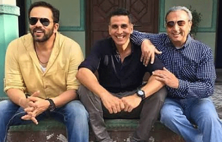 এত গেল মূলত অক্ষয়ের শরীরচর্চার কথা। সারাদিন কী ধরনের খাবার তিনি খেয়ে থাকেন? চা, কফি, মদ, সিগারেট- এসবে একেবারে ছুঁয়েই দেখেন না অক্ষয়। রবিবার করে তার পছন্দের মিষ্টি খান আর সপ্তাহের বাকি দিনগুলো খুব পরিমিত খান।