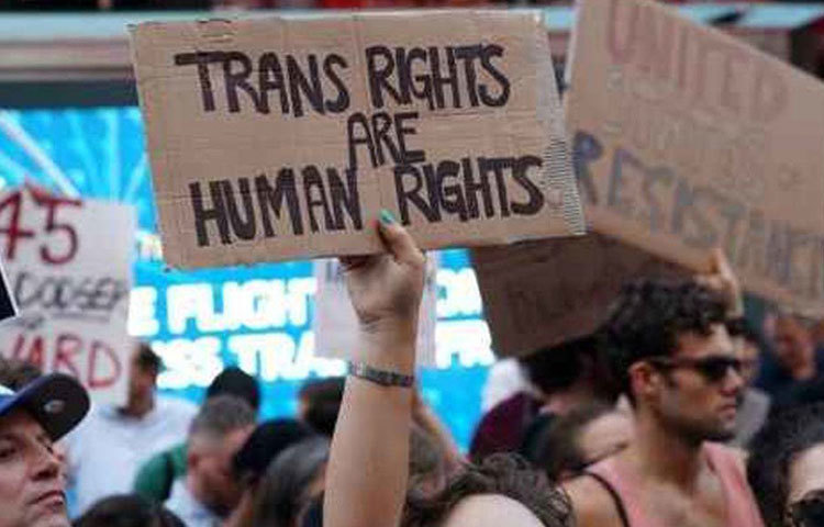 হিজড়াদের সাহায্য: এছাড়াও ট্রান্সজেন্ডার কমিউনিটির জন্য তিনি এক কোটি ৫০ লাখ টাকা দান করেছিলেন। এই খবরটা অবশ্য অক্ষয় কুমার নিজে দেননি। দক্ষিণি ফিল্মের পরিচালক রাঘব লরেন্স সোশ্যাল মিডিয়ায় শেয়ার করেছিলেন।