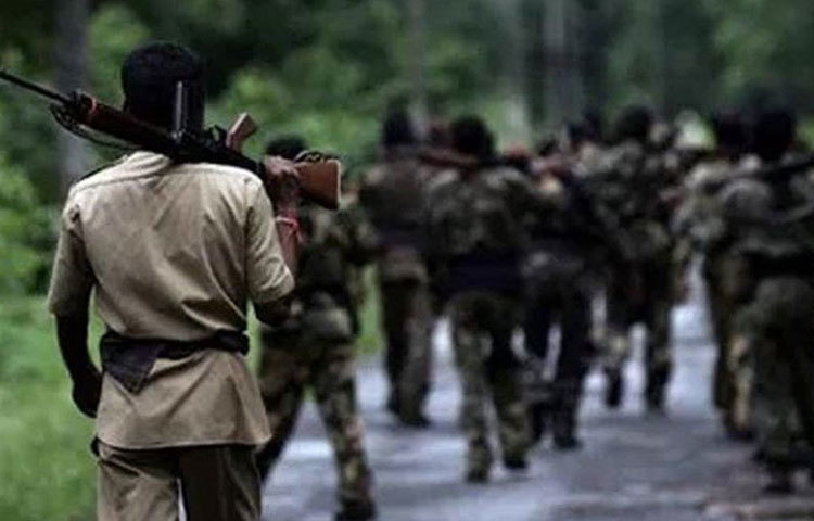 আসাম-বন্যা: ২০১৯ সালে লাগাতার বৃষ্টিতে জলের তলায় চলে গিয়েছিল অর্ধেক আসাম। প্রায় ৪৩ লাখ মানুষ বিপন্ন হয়ে গিয়েছিলেন। বন্যার জলে চাপা পড়ে যায় কাজিরাঙা অভয়ারণ্যের ৯০ শতাংশই। মানুষের পাশাপাশি প্রচুর বন্য প্রাণীরও মৃত্যু হয়েছিল।