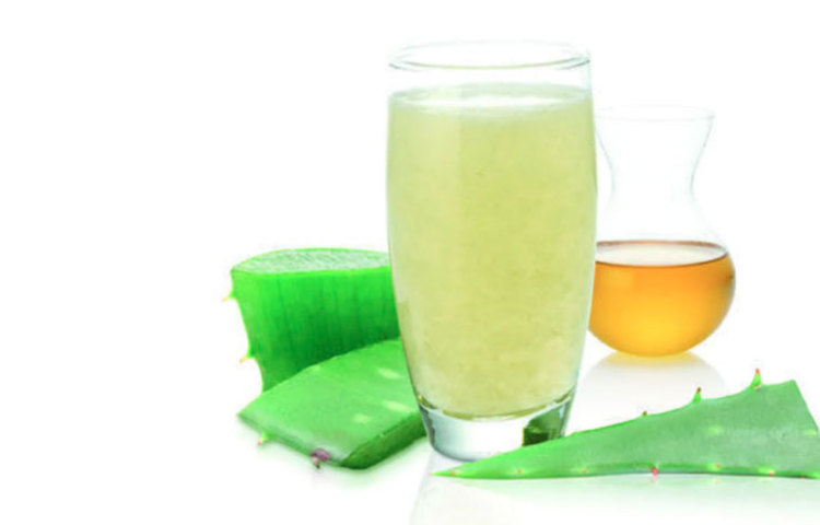 শরীরকে যদি চাঙ্গা রাখতে চান, তাহলে অ্যালোভেরার রস খাওয়া শুরু করে দিন। কারণ বেশ কিছু গবেষণায় একথা প্রমাণ হয়ে গেছে যে, ত্বকের সৌন্দর্য বৃদ্ধিতে অ্যালোভেরার কোনো বিকল্প নেই।
