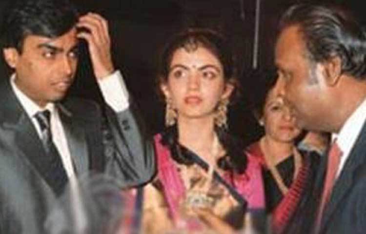 আম্বানী পরিবারের পুত্রবধূ হওয়া সত্তে¡ও নিজেকে বরাবরই মধ্যবিত্ত মনে করেন নীতা আম্বানী। ছোট থেকেই তার স্বপ্ন ছিল শিক্ষিকা হওয়ার। নিজের সেই স্বপ্নও পূর্ণ করেছেন নীতা।