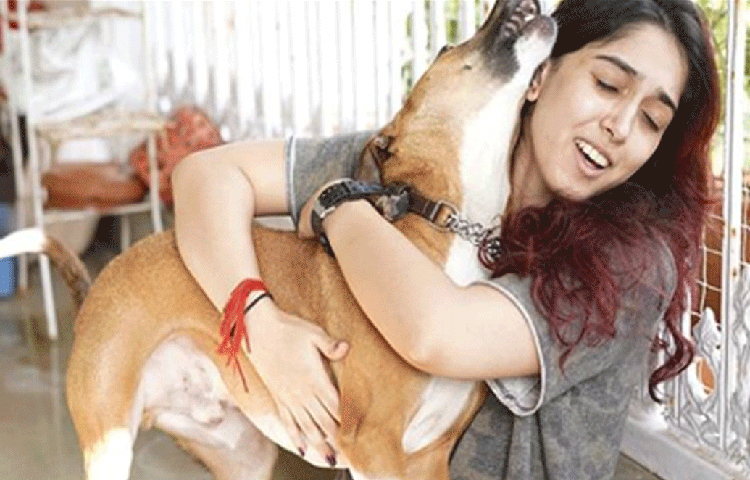 টমবয় ইরার রূপ ও ক্যারিশ্মায় মুগ্ধ বলিউড। পশুপ্রেমী ইরা খেলাধূলাতেও সমান আগ্রহী।