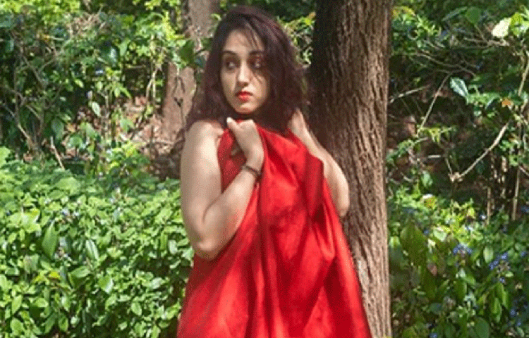 সম্প্রতি ইরা খান এমন একটি ফটোশুট করেছেন, যা নিয়ে শোরগোল পড়ে গিয়েছে। ইরা সেই ছবিগুলো ইনস্টাগ্রামে শেয়ারও করেছেন।