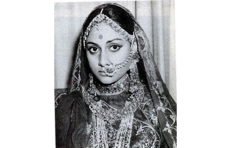 বিয়ের দিন বৃষ্টি শুরু হয়েছিল। সেটা মনে হয় মঙ্গলজনকই ছিল। বলেন অমিতাভ।