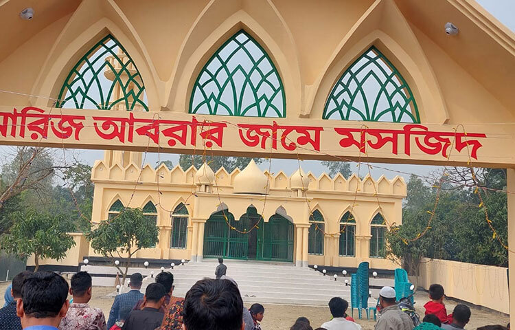 দৃষ্টিনন্দন এ সমজিদটি নির্মাণ করার কারণে এলাকাবাসী বেশ খুশি হয়েছে। ছবি: সংগৃহীত