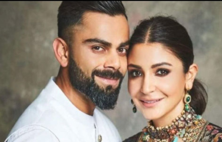 মেয়ে জিভার জন্মের সময় এম এস ধোনি স্ত্রীর পাশে থাকতে পারেননি। সেই সময় তিনি জাতীয় দলের সঙ্গে সফররত ছিলেন। পরে এই নিয়ে ধোনিকে প্রশ্ন করা হলে তিনি বলেছিলেন, ‘আমি জাতীয় দলের ডিউটিতে ছিলাম। বাকি সব কিছু সেই সময় অপেক্ষা করতে পারে।’ এবার কোহলিও কি সন্তানের জন্মের সময় স্ত্রীর পাশে থাকতে পারবেন না!