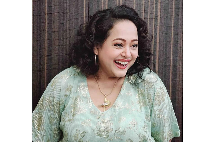 অপরাজিতা আঢ্য মানেই সদা হাস্যজ্জ্বোল এক মুখ। দর্শকদের ভালোলাগার এক বিরাট জায়গাজুড়েই রয়েছেন অপরাজিতা। তিনি সত্যিই ম্যাজিক জানেন। তার উপস্থিতিতে দর্শকদের মন ভালো হয়ে যায়। ছবি: সংগৃহীত