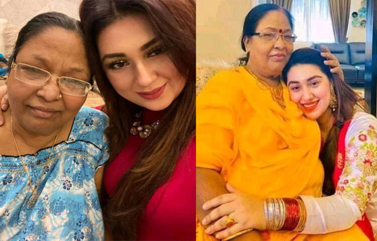 মায়ের সাথে একই ফ্রেমে অপু।