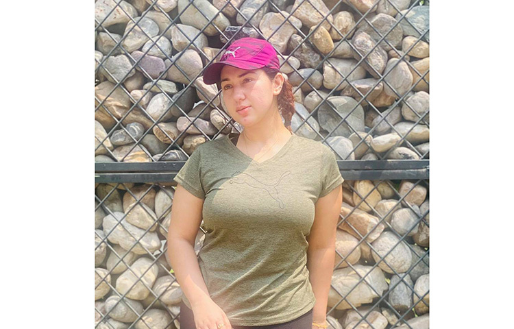 এরকম আকর্ষণীয় ছবি পোস্ট করে অপু ভক্তদের কাছ থেকে ব্যাপক সাড়া পাচ্ছেন। ছবি: ফেসবুক