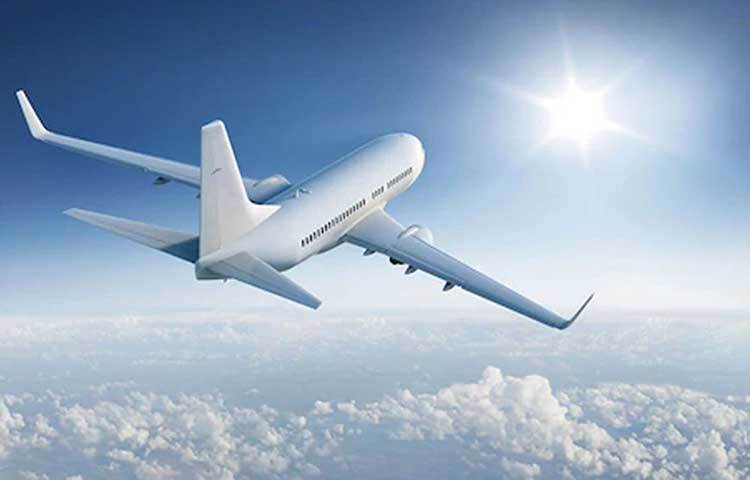 মাঝ আকাশে বায়ুর চাপ প্রতিহত করে যাত্রীদের এক স্থান থেকে আর এক স্থানে অত্যন্ত ‌দ্রুত পৌঁছে দেয় একটি বিমান।