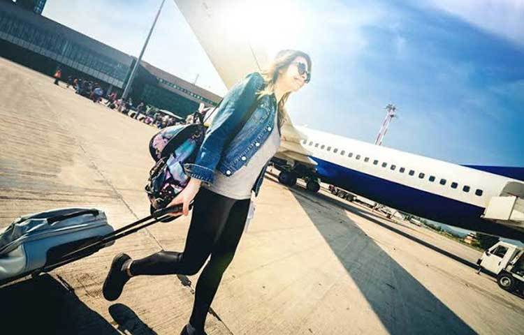 এই যাত্রা যতটা সুবিধাজনক, তত বিপজ্জনকও। মাঝ আকাশে কোনো রকম দুর্ঘটনা যাতে না ঘটে, তার জন্য নিরাপত্তার সব দিক খতিয়ে দেখা হয়।