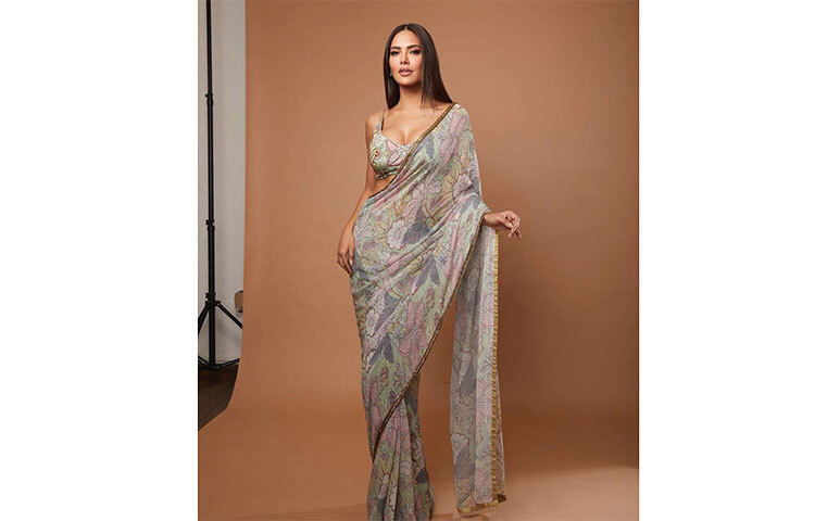 প্যাস্টেল শেডের প্রিন্টেড শাড়িতে সাজ। ছবি: সংগৃহীত