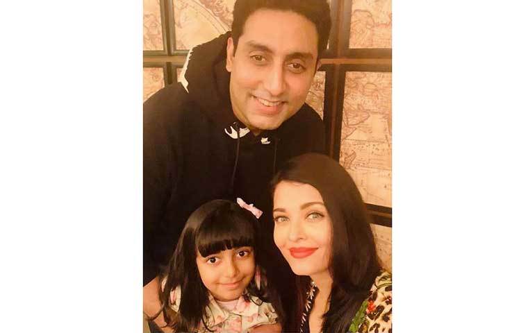 ঐশ্বর্য ও অভিষেকের মোট সম্পত্তির পরিমাণ প্রায় ৫০০ কোটি টাকা বলেই জানা যাচ্ছে।