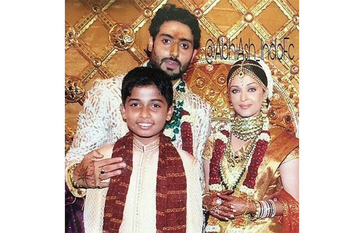 ২০ এপ্রিল ১২তম বিবাহবার্ষিকী উদযাপন করছেন ঐশ্বরিয়া ও অভিষেক বচ্চন।