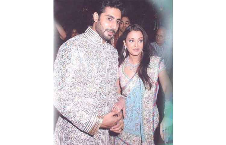 গানের অনুষ্ঠানের দিন ঐশ্বরিয়া-অভিষেক।