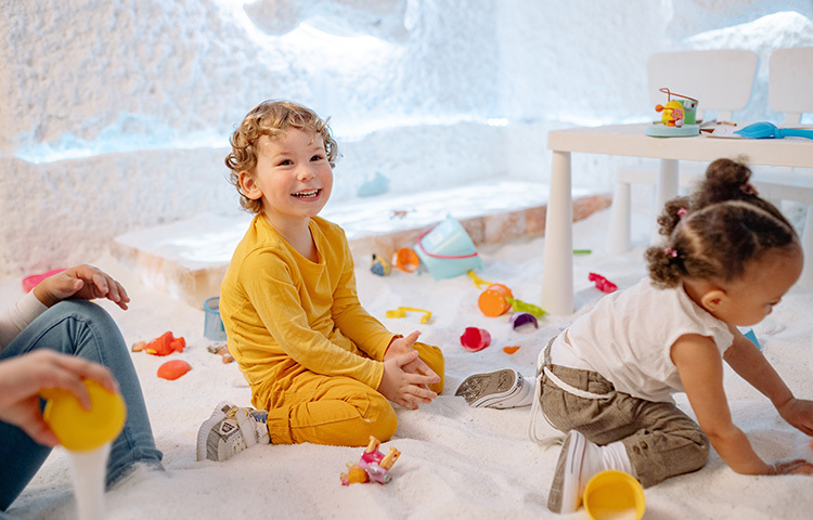 চিকিৎসকরা বলছেন, শিশুদের বুদ্ধি বাড়ায় অঙ্ক। কঠিন অঙ্কের সমস্যা সমাধান করতে জানলে, কোনো সমস্যাই নাকি আর সমস্যা থাকে না। ছবি: সংগৃহীত