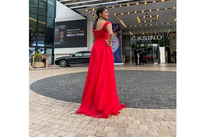 ক্যাসিনোর সামনে বাঁধন। ছবি: ফেসবুক