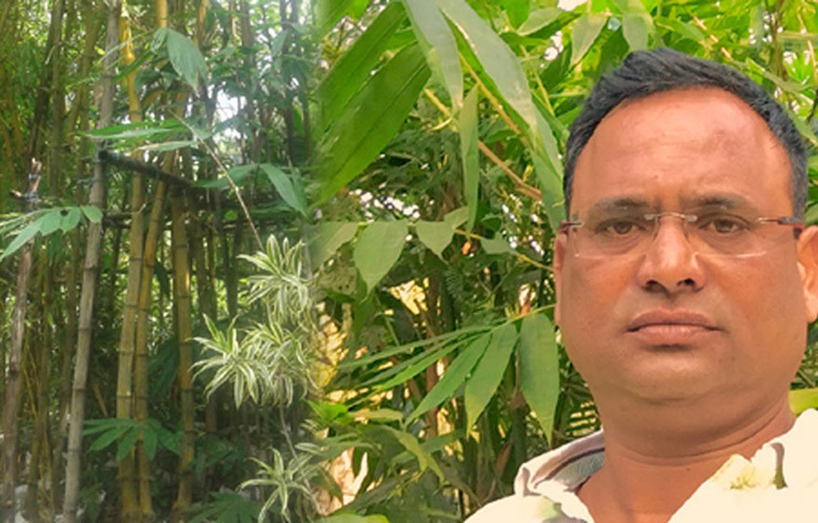 আজ গ্রামের সকলেই তার প্রশংসা করছে। কিন্তু একটা সময় এমন ছিল যখন তাকে নিয়ে সবাই ঠাট্টা করতেন। ‘ব্যর্থ’ হিসাবে দাগ পড়ে গিয়েছিল তার নামের সামনে। ছবি: সংগৃহীত