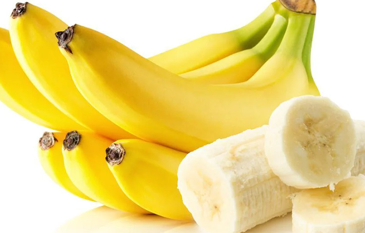 কলায় থাকা পটাসিয়াম কোষে অক্সিজেন এবং রক্ত উভয়ের প্রবাহ বজায় রাখতে সহায়তা করে। তাছাড়া নিয়মিত কলা খেলে সামগ্রিক রক্ত প্রবাহ বেড়ে যায়। পটাসিয়াম ত্বকে উজ্জ্বলতা দিতেও সহায়ক। ছবি: সংগৃহীত