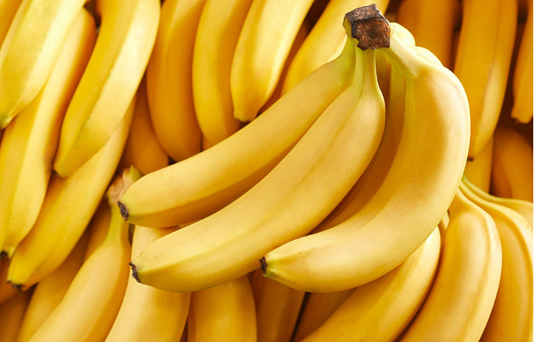 প্রতিদিন কলা খেলে মুখের স্বাদ বাড়ে। শুধু তাই নয়, কলা হজমশক্তি বাড়ায়। কোষ্ঠকাঠিন্যের সমস্যাও দূর করে। ছবি: সংগৃহীত