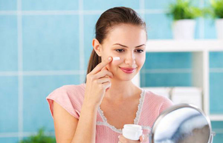 ব্রিটিশ জার্নাল অফ ডার্মাটোলজিতে প্রকাশিত একটি সমীক্ষা অনুসারে, ঋতু পরিবর্তন সেলুলার স্তরে ত্বককে প্রভাবিত করে। অতএব, গ্রীষ্ম আসার সঙ্গে সঙ্গে আপনার ত্বকে কী পরিবর্তন হবে তা আপনাকে অবশ্যই জানতে হবে। ছবি: সংগৃহীত