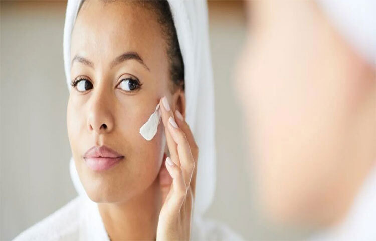 এই সময়ে কোনো চর্মরোগ দেখা দিলে দ্রুত ডাক্তারের কাছে যান। ডাক্তারের ব্যবস্থা মতো ওষুধ গ্রহণ করুন। ছবি: সংগৃহীত