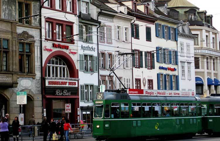 সুইজারল্যান্ডের আরও একটি শহর বেসেল।