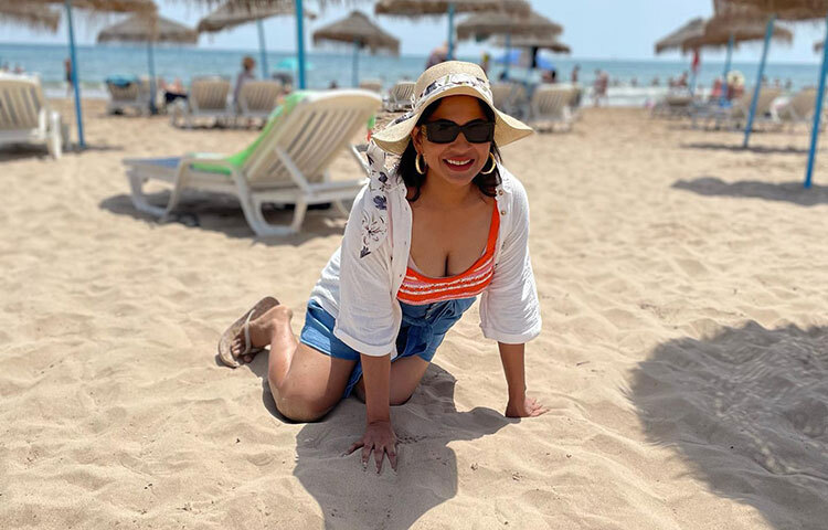 স্পেনের মালভাররোসার ভ্যালেন্সিয়ার সমুদ্রসৈকতে বাঁধন। ছবি: ফেসবুক