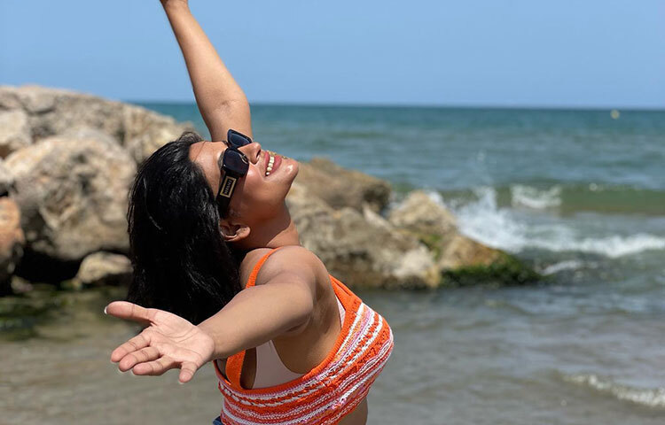 আবেদনময়ী ভঙ্গিতে বাঁধন। ছবি: ফেসবুক