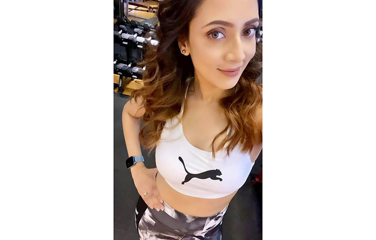 মিম এখন নিয়ম মেনে জিম করেন। ছবি: ফেসবুক