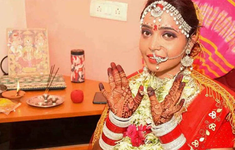 ক্ষমা সোশিয়োলজিতে স্নাতক। তিনি একটি বেসরকারি সংস্থায় সিনিয়র রিক্রুটমেন্ট অফিসার হিসেবে কর্মরত। তার বাবা-মা দুজনেই ইঞ্জিনিয়ার। মা আহমেদাবাদে থাকলেও বাবা দক্ষিণ আফ্রিকায়। ছবি: সংগৃহীত